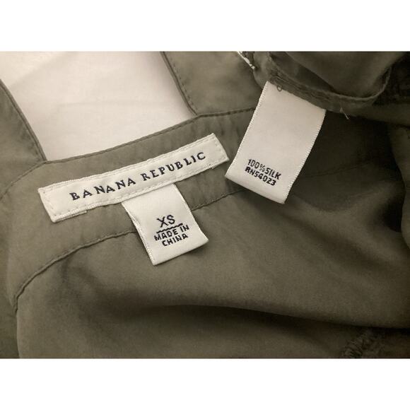 Banana Republic silk sleeveless top tiered ruffles size XS olive green - Picture 6 of 6